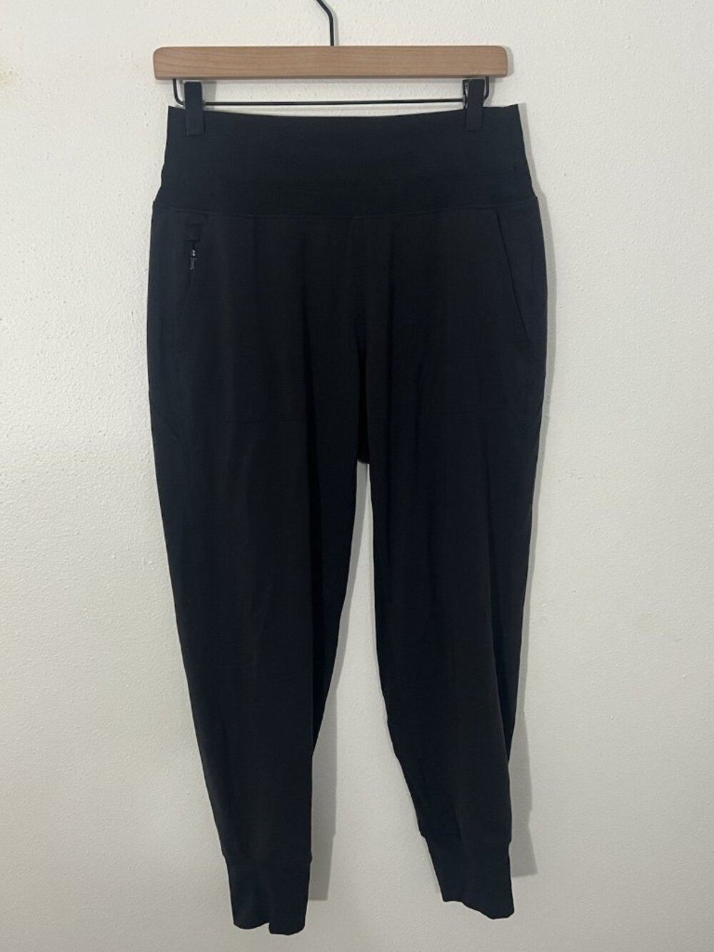 Athleta Black Venice Joggers Pants Size Medium Athletic Pullon Gym
